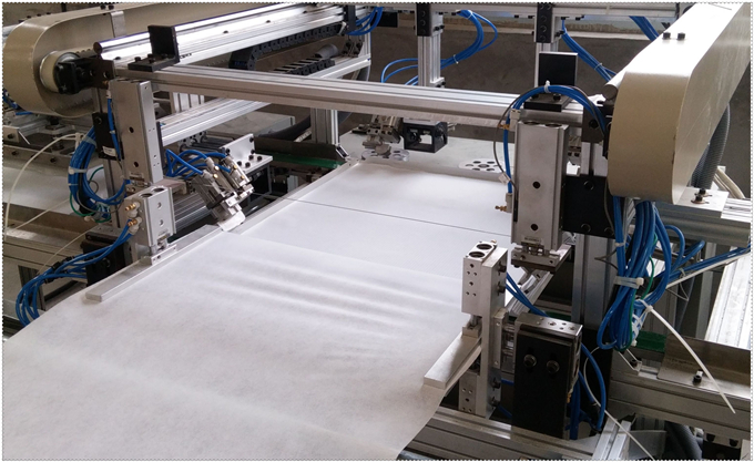 自動貼布機(jī)